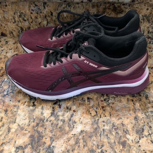 Women’s Asics GT 1000 - Picture 2 of 7